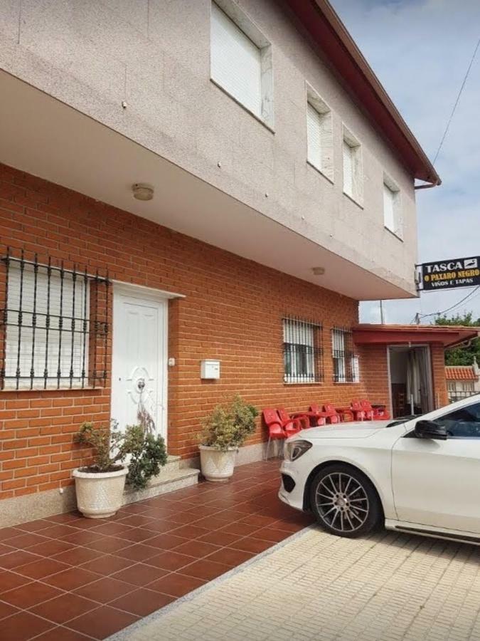Pension Paxaro Negro Sanxenxo Bagian luar foto